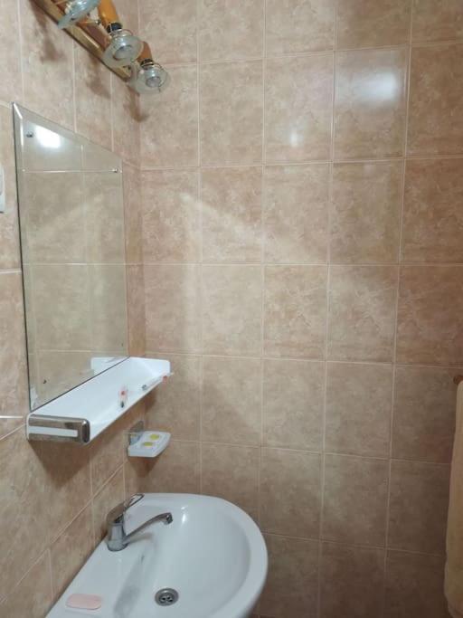 Mic Dormitor Informativ Turistic Apartment Букурещ Екстериор снимка