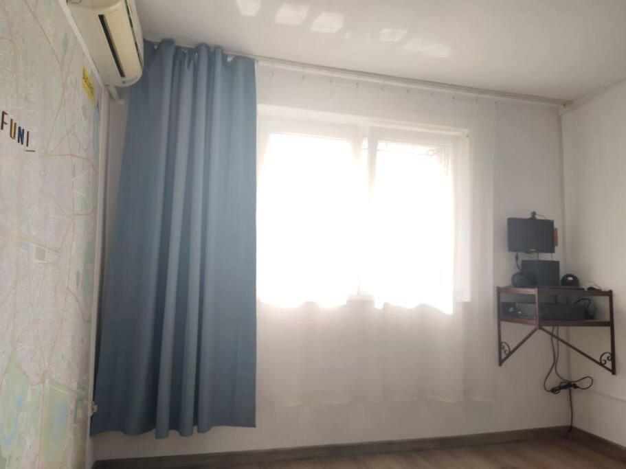 Mic Dormitor Informativ Turistic Apartment Букурещ Екстериор снимка